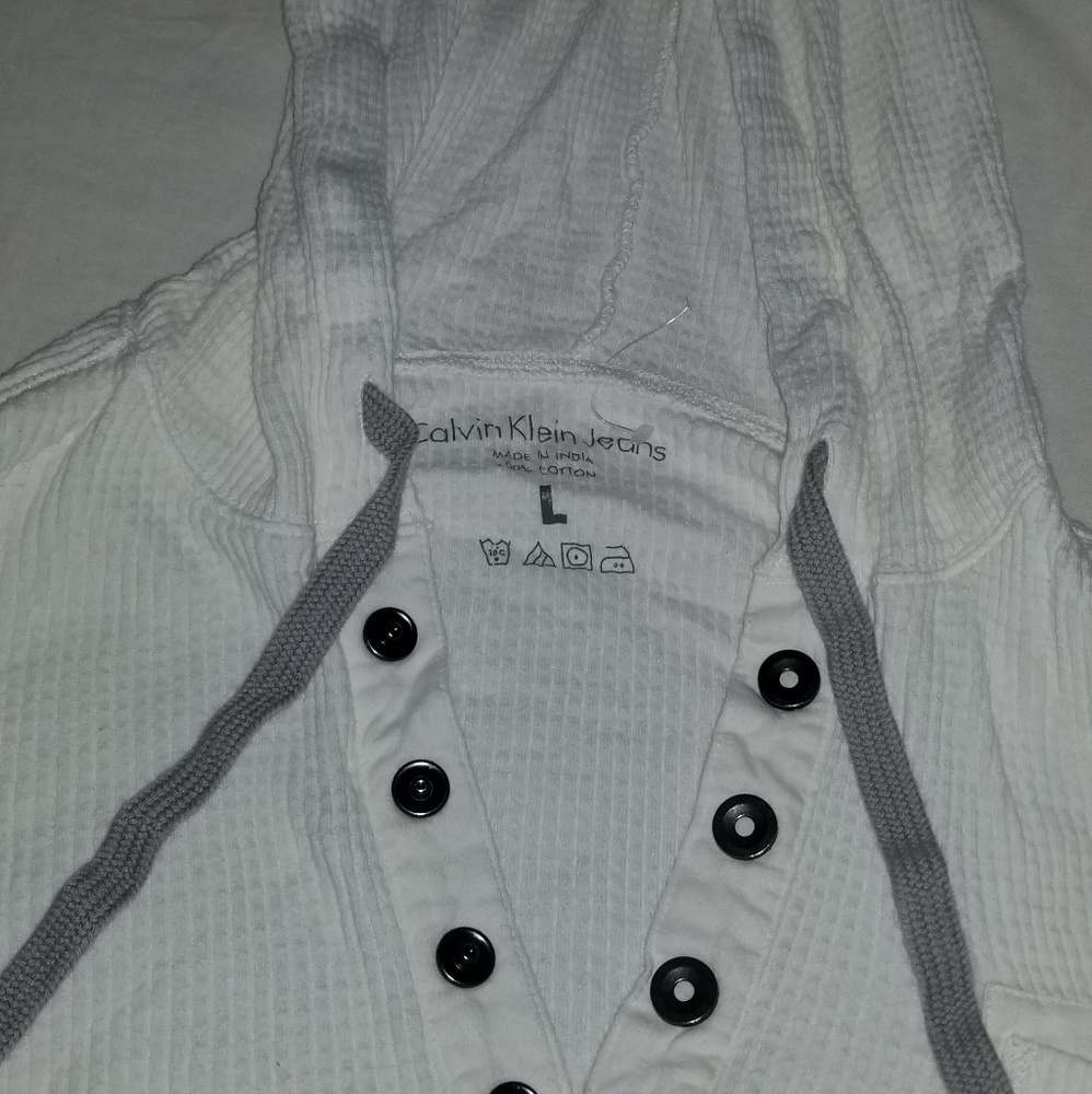 Mens. New.Calvin Klein. Pull over with hood